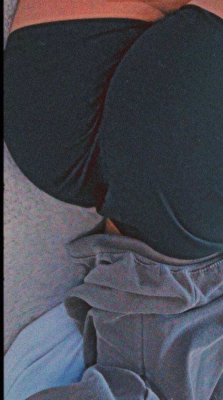 itsamydevonn naked model img