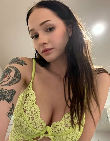 tiddyvaultvip star naked gallery