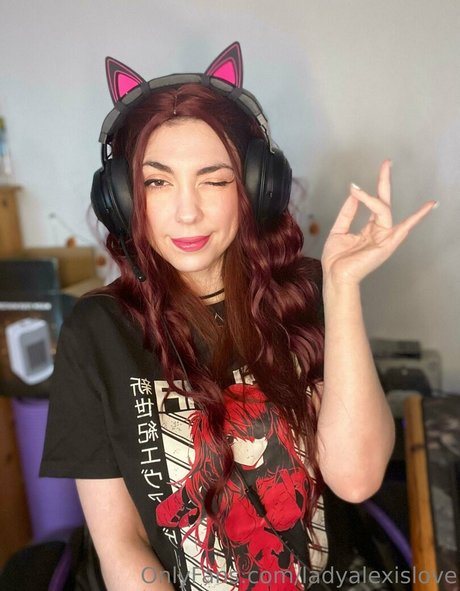 ladyalexislove pornstar sex photo