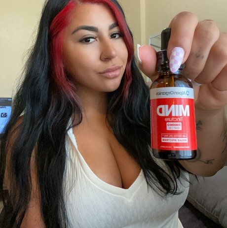 gabrielamal_ model images