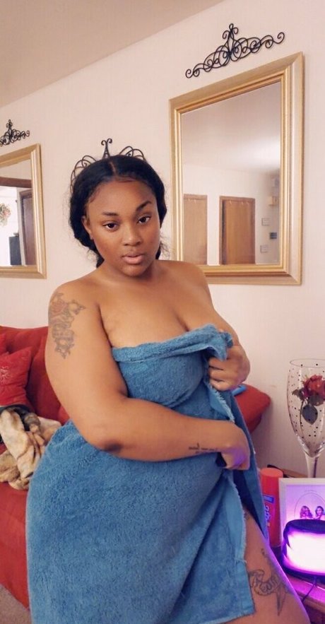 fineapple diva model top photos