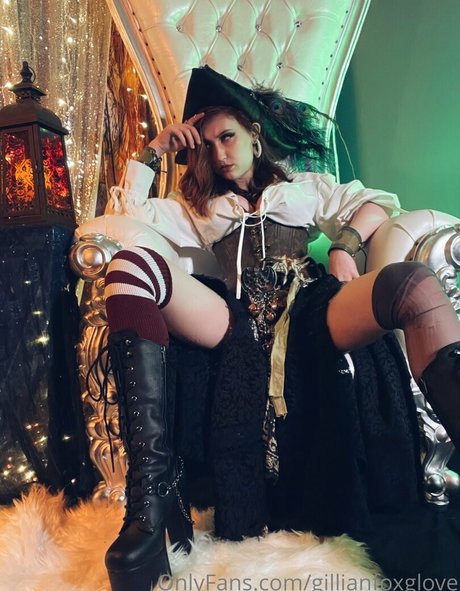 gillianfoxglove star picture