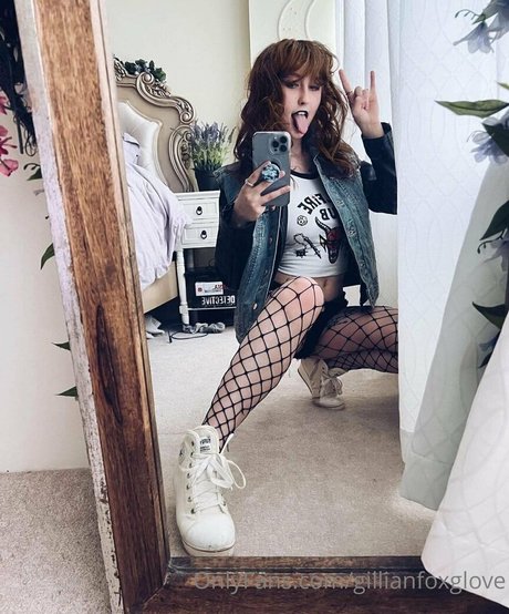 gillianfoxglove nudes actress photo