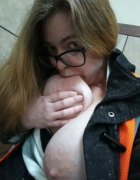 katmatata exclusive model pic