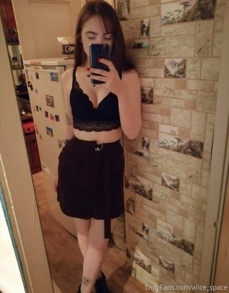 alice space model naked pictures