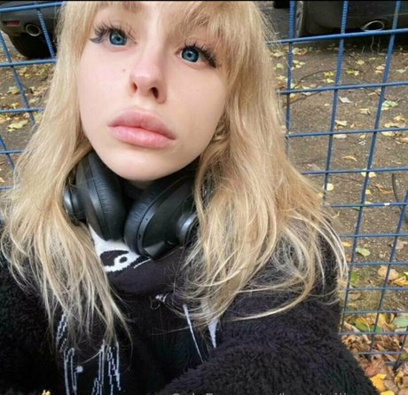 henntaiii queen model free galleries