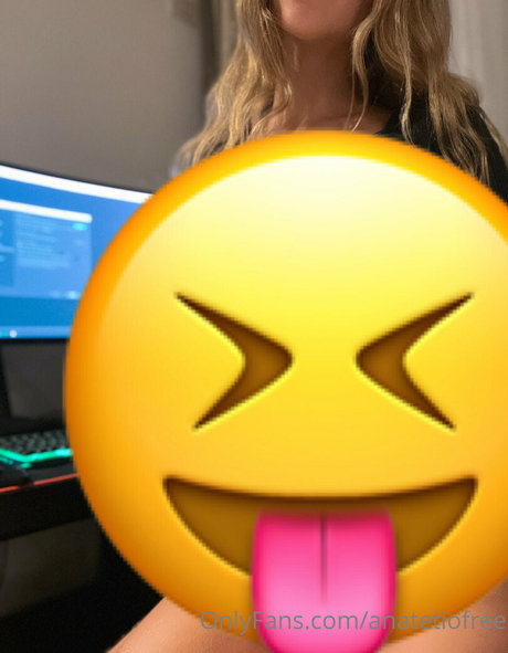 gloryhole wife onlyfans free naked img