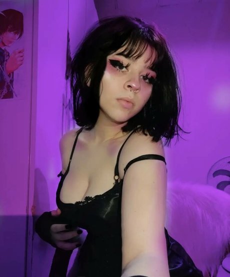 Violet Fox perfect model photo