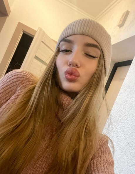 young onlyfans sexy pics