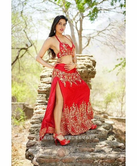 lesbian feet onlyfans art nude picture