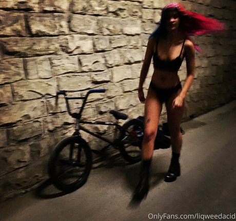 liqweedacid free model pictures