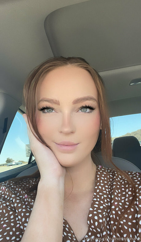 lindsaylohann sexy actress galleries