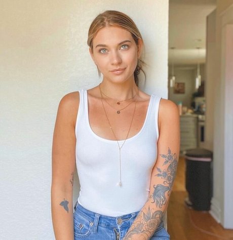 blonde milf onlyfans art naked galleries