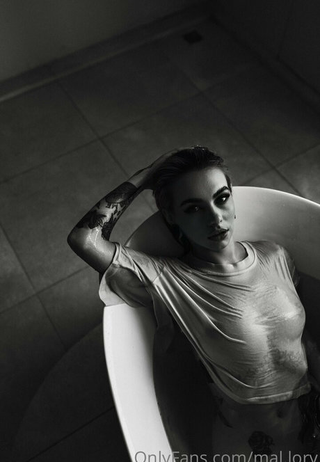 mal lory nudes model pics