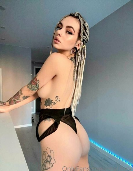 mal lory model nudes galleries