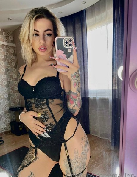 mal lory free star photos