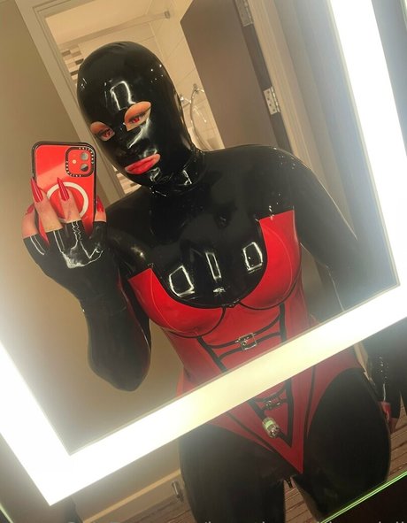 bee the rubber doll free star image