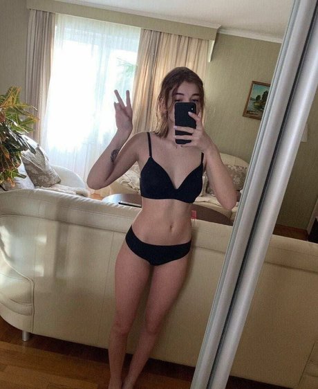 Lorinefairy star nudes galleries