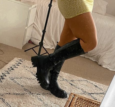 basicallycatx exclusive star photo