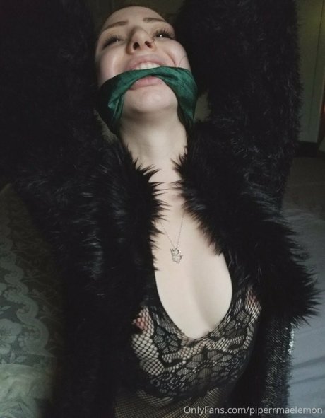 PiperMaePeach exclusive actress image