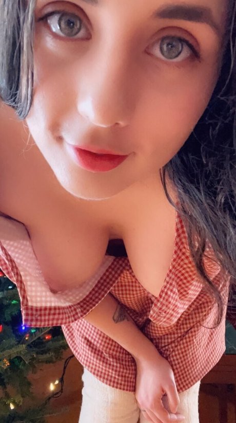 Sexy Saffron best star pic