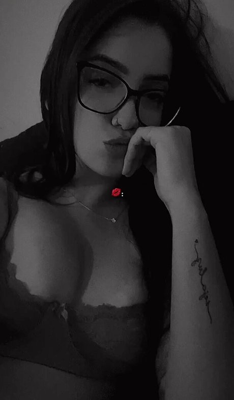 Karen Sara sex star pics