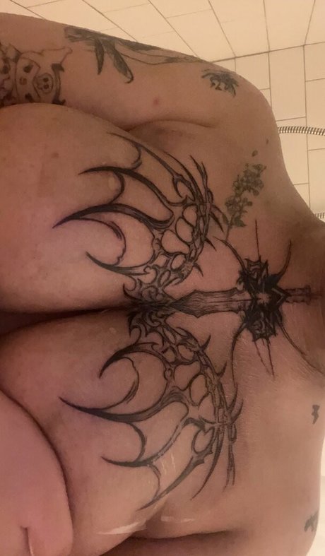 Lilyellowdevil nudes actress pictures