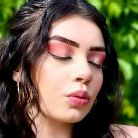 Lilbittyliv naked actress pic