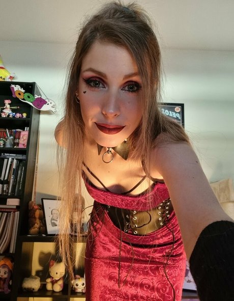 Chio Uyuni model hot pics