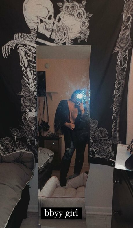 blonde trans onlyfans pretty photos