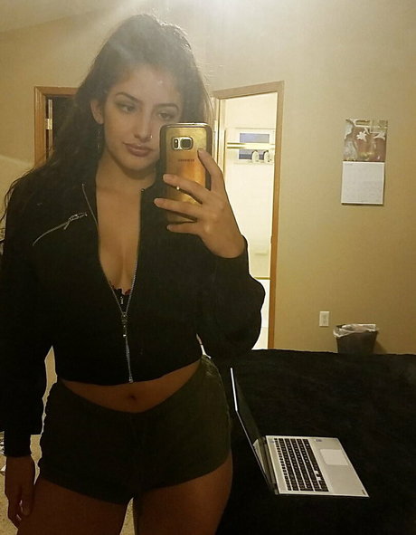 popular trans onlyfans free photo