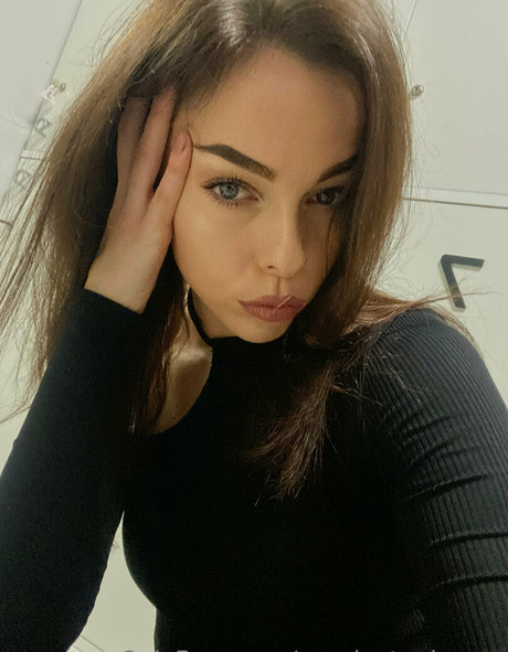 ur private dancer model nudes gallery