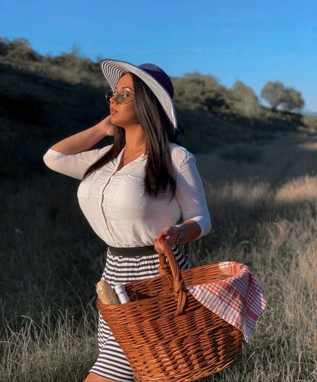 petite onlyfans sexy image