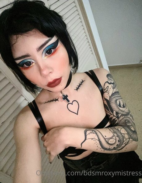 bdsmroxymistress model hot photo