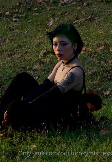 bdsmroxymistress exclusive actress img