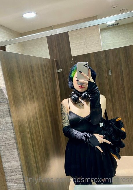 bdsmroxymistress star beautiful photos