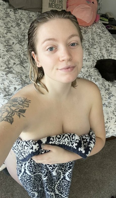 Valerie Bardot star beautiful pic