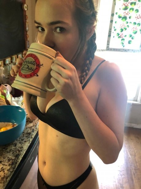 OMGCosplay thumbnail