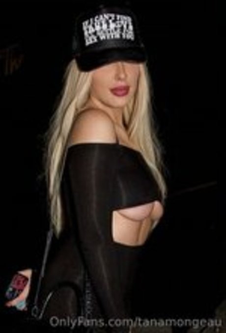 Tana Mongeau sexy star pictures