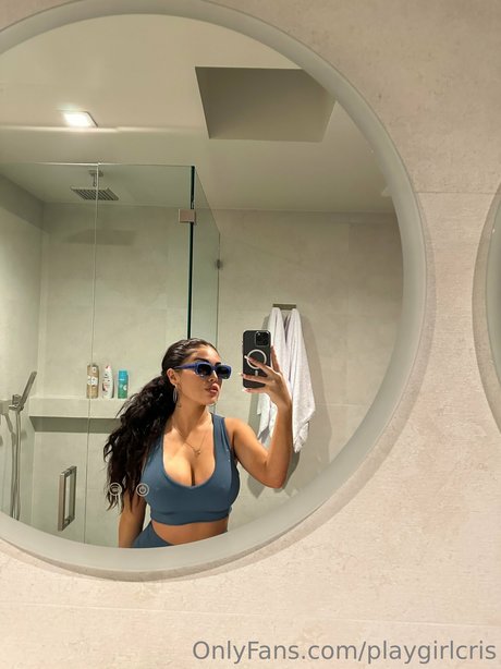 play girl cris star best pictures