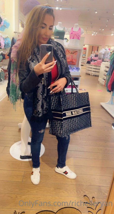 Richelle Ryan best star pics