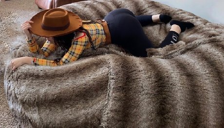 Nina Bugattii model erotic pictures