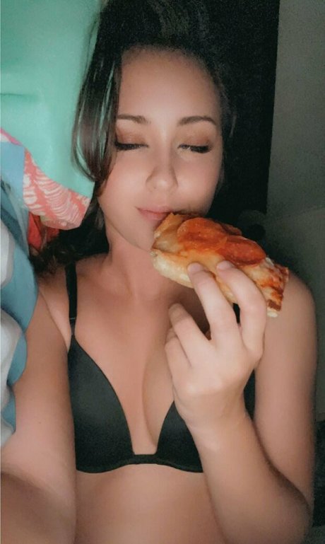 Sahara Summer porn model pictures