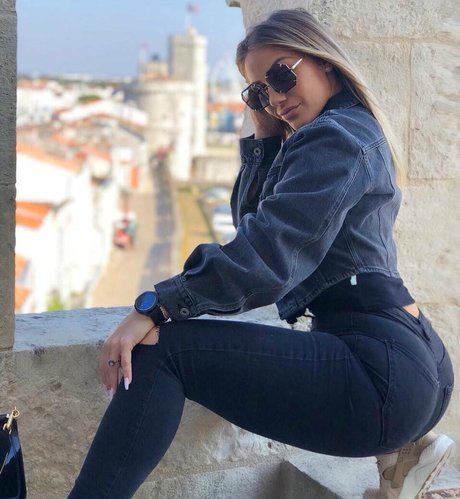 Marine Sainte exclusive model pictures