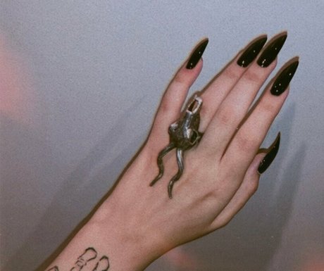 Itzel2002 art model pics