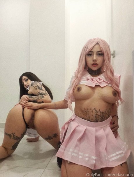 Odasuuur model art galleries