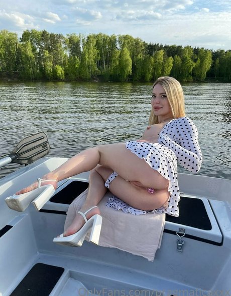 Pragmaticaxxx pretty pornstar image