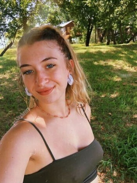 Pr33tyhoney nudes actress pics