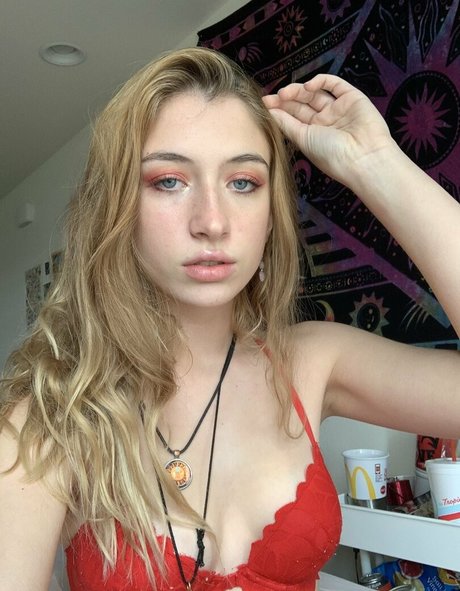 Pr33tyhoney erotic actress photos