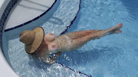 SmallGirlBigTitties best star archive